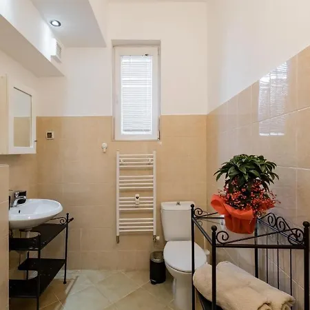 Spacious 3 Bedroom In Sofia's Center Apartment Sofia