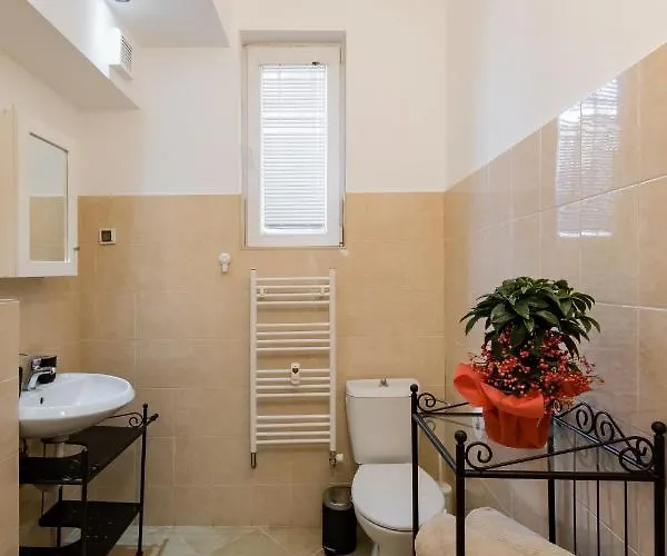 Spacious 3 Bedroom In Sofia's Center アパート ソフィア