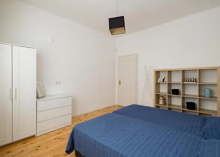 アパート Spacious 3 Bedroom In Sofia's Center ソフィア