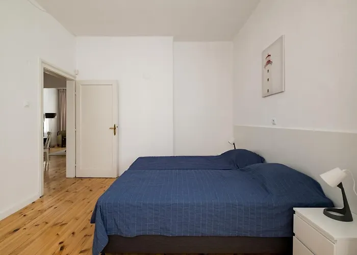 Spacious 3 Bedroom In Sofia's Center ソフィア